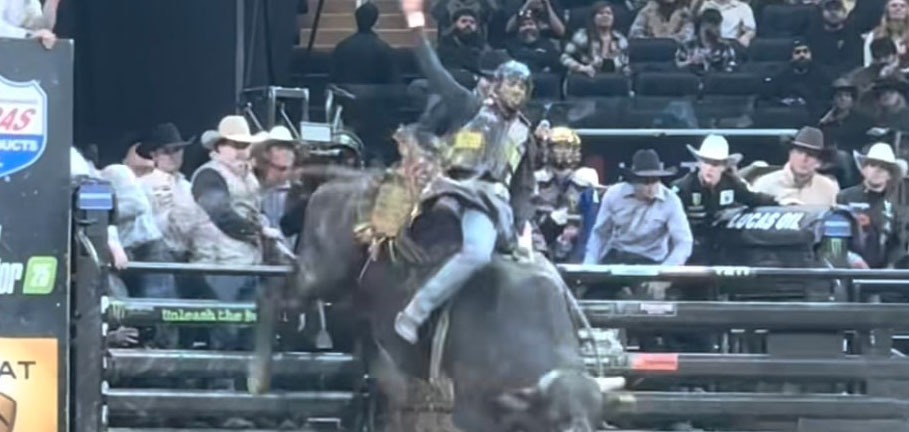 Sandro Batista, de Mato Grosso, fica com o vice em etapa da PBR em Nova Iorque