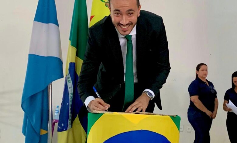 Delegado Murilo Vaz e Edy Rezende tomam posse em Pedro Gomes e iniciam mandato com celebração popular