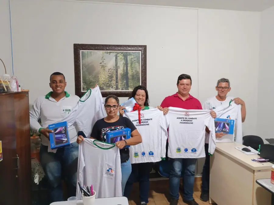 Agentes de Endemias recebem uniformes e equipamento novos