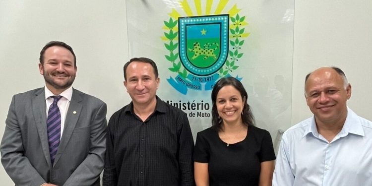 Prefeito de Paraíso das Águas discute ações estratégicas com Promotoria de Chapadão do Sul