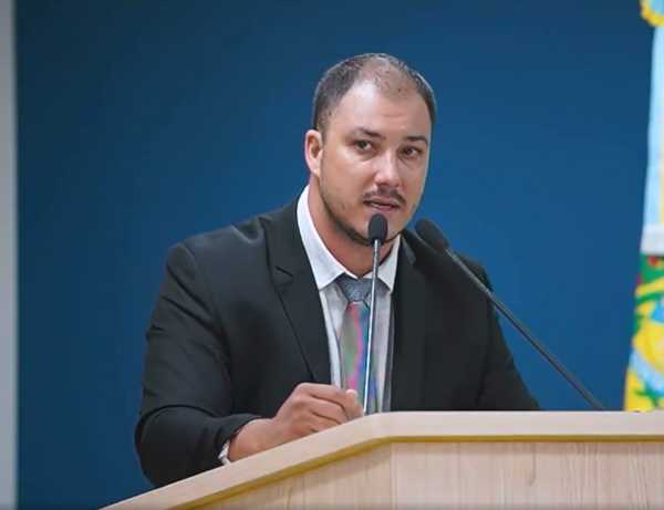 Vereadores aprovaram 4 projetos de leis enviados pelo prefeito Cleverson