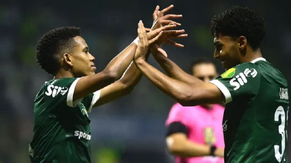 Palmeiras desencanta no fim, vence o Botafogo-SP e se mantém vivo no Paulistão