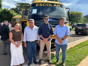 Executivo participa do lançamento do Programa MS Educação e anuncia ônibus escolar para Costa Rica