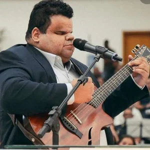 Alcinópolis anuncia show gospel de Clayton Queiroz em comemoração ao 33º aniversário