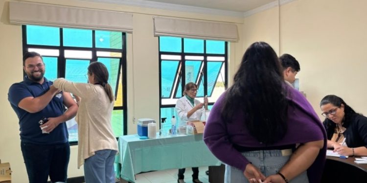 Paço Municipal de Costa Rica realizou vacinação contra gripe nesta quarta-feira