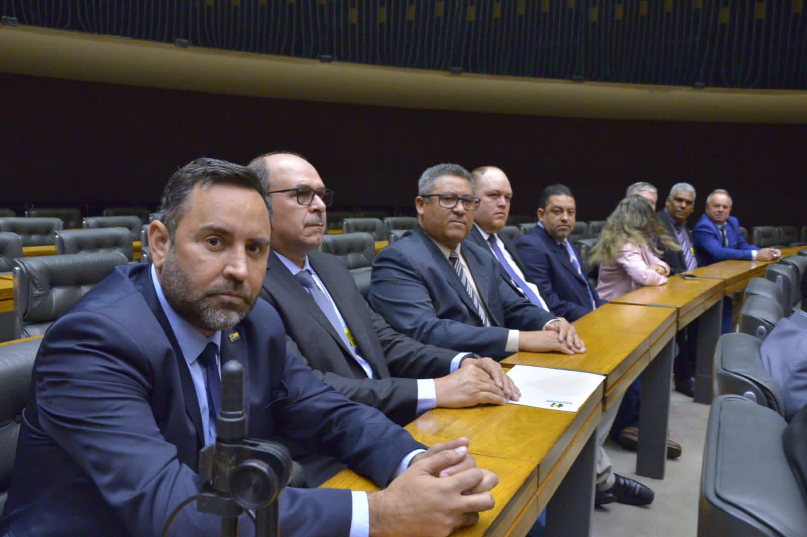 Prefeito Weliton Guimarães viaja para Brasília com comitiva de vereadores em busca de recursos para Alcinópolis