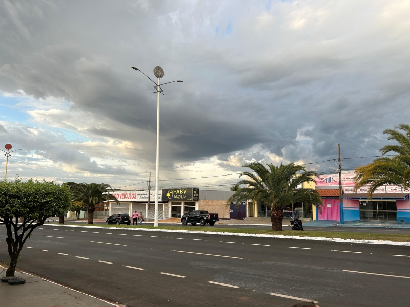 Chuva e nuvens dominam o clima em Costa Rica nesta segunda-feira (23)