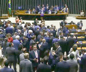 Câmara aprova com votação unânime projeto que amplia faixa de isenção do IR para R$ 5 mil