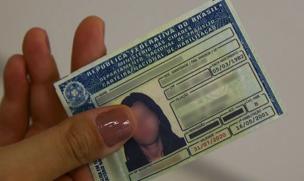 Contran aprova fim da obrigatoriedade de autoescolas e custo da CNH pode cair até 70%