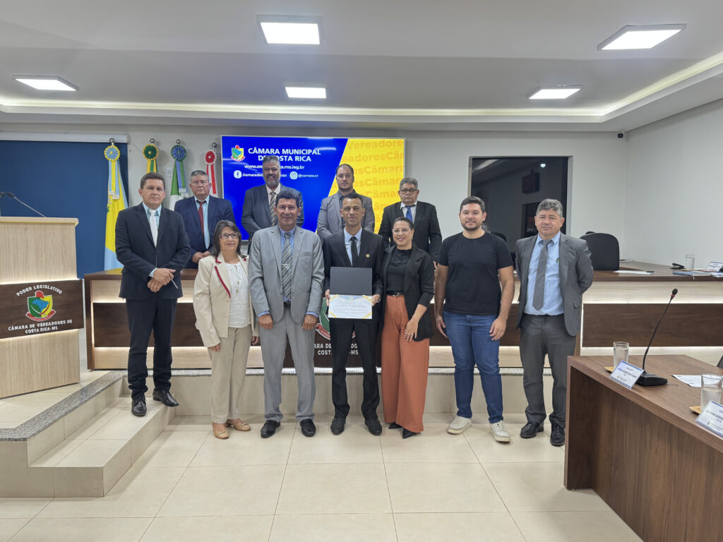 Câmara entrega Moção de Congratulação ao novo presidente do COMPLECOR