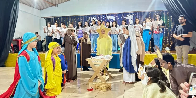 Emoção e Fé: Auto de Natal reúne famílias e celebra o nascimento de Jesus em Paraíso das Águas