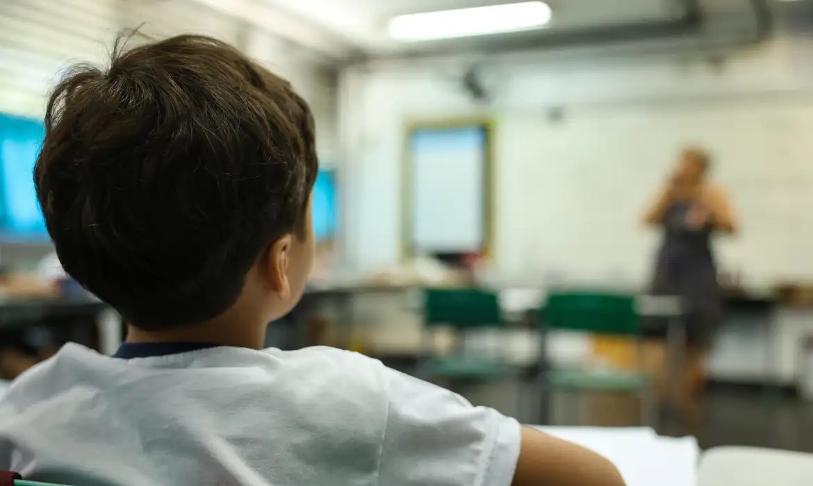 Repasses do PNAE 2025 concluídos: FNDE publica novas regras para saldos