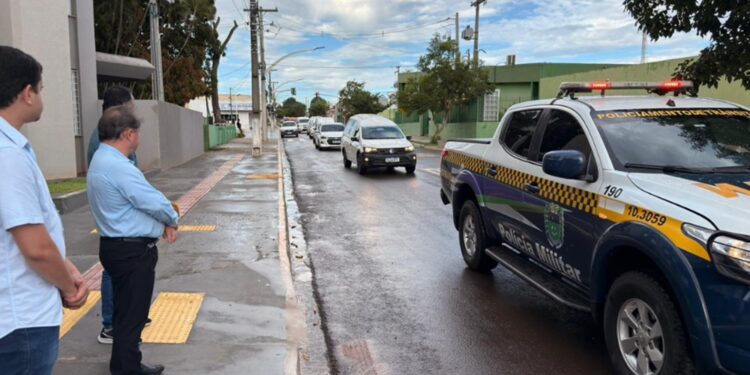 O Último Adeus: Cortejo com centenas de veículos para Coxim em despedida emocionante ao radialista Sidney Assis