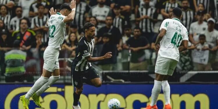 Atlético-MG e Palmeiras protagonizam duelo eletrizante e ficam na igualdade na abertura do Brasileirão