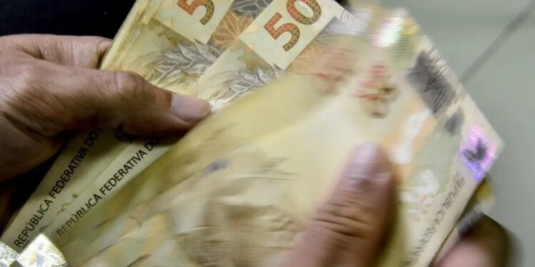 Entra em vigor hoje a isenção do IR para quem ganha até R$ 5 mil