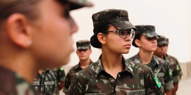 Mulheres na Farda: Começa a etapa final de seleção para o Serviço Militar Voluntário; são 1.467 vagas