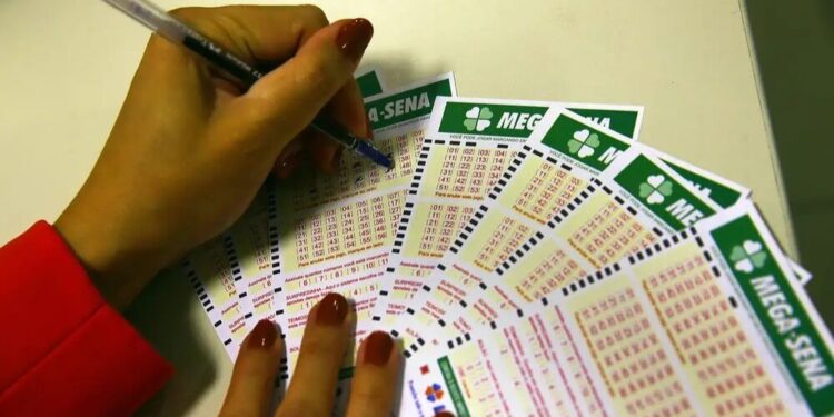 Sonho milionário: Mega-Sena sorteia R$ 20 milhões nesta terça; apostas vão até as 20h30