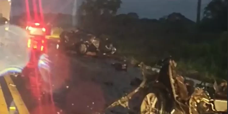 Colisão fatal na BR-060: Motorista morre em acidente que partiu carro ao meio em Camapuã