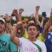 Nikolas Ferreira encerra caminhada de 240 km em Brasília sob chuva e forte esquema de segurança