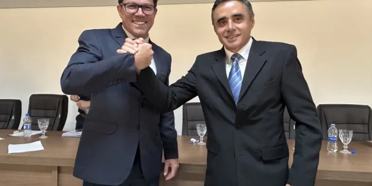 Troca de comando: Roni Cota assume prefeitura de Costa Rica durante férias do delegado Cleverson