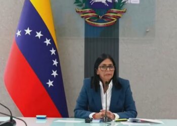 Trump ameaça presidente interina da Venezuela: ‘Pagará duro preço se não fizer o correto