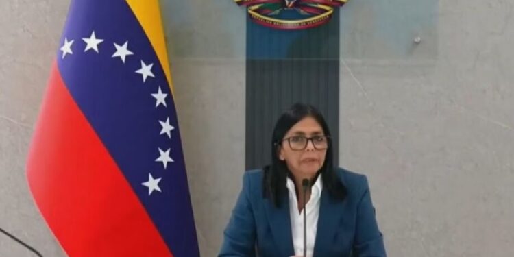 Trump ameaça presidente interina da Venezuela: ‘Pagará duro preço se não fizer o correto