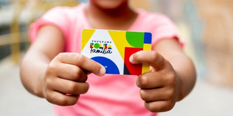 Bolsa Família: Pagamentos de janeiro começam no dia 19; confira a data do seu saque