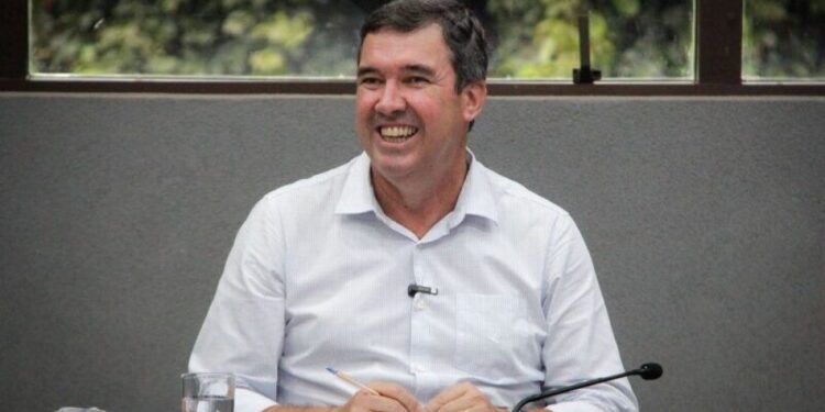 Eduardo Riedel tem 68% de aprovação em Mato Grosso do Sul
