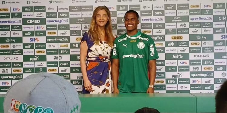 Em apresentação, Arias fala em respeito pelo Flu e escolha pelo Palmeiras