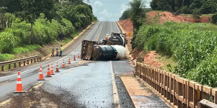 Cassilândia: derramamento de 10 mil litros de diesel provoca autuação ambiental na BR-158