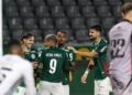 5 a 1: Palmeiras atropela o Vitória em Barueri e espanta a crise antes do Dérbi