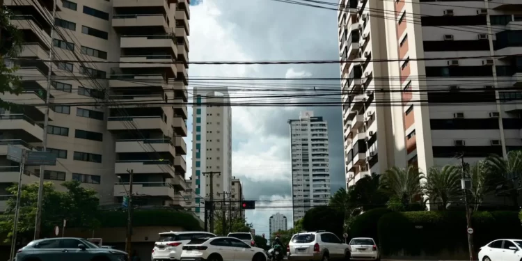 Sábado tem alerta de temporais para o Bolsão e Norte; frente fria muda o tempo à noite