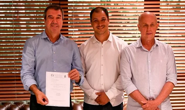 Presidente da Câmara de Costa Rica entrega ao Governador plano para reforço policial e novas viaturas