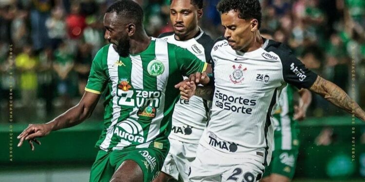 Empate sem gols na Arena Condá: Chapecoense e Corinthians param na falta de pontaria