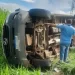 Van da Secretaria de Saúde de Costa Rica tomba na MS-306 após aquaplanagem