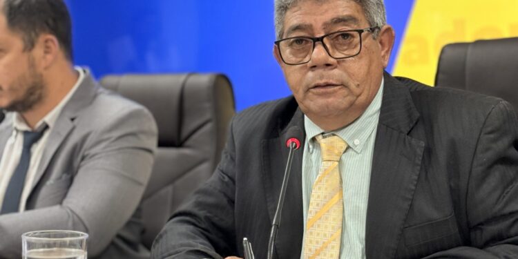 Juvenal da Farmácia aciona Governo Federal para intensificar fiscalização sobre distribuidoras de combustíveis