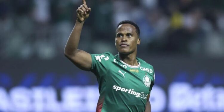 Palmeiras assume a liderança do Brasileirão em noite de gala de Jhon Arias no Allianz Parque