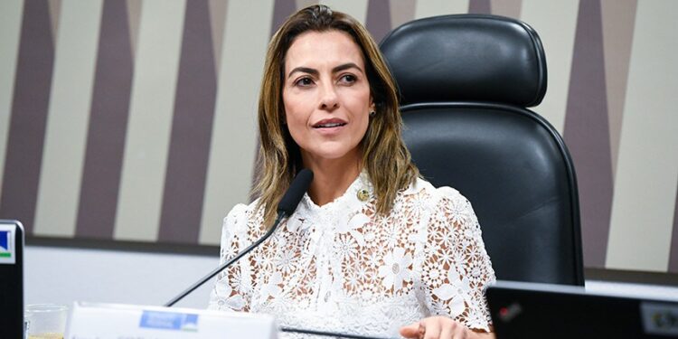 Senadora de MS votou contra o relatório do INSS que indiciava filho de Lula: veja como votaram parlamentares