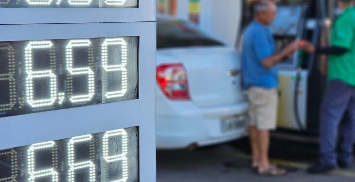 Procon de Mato Grosso do Sul identifica variação de até 21% no preço do diesel em março