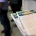 Mega-Sena acumula mais uma vez e prêmio principal atinge a marca de R$ 100 milhões