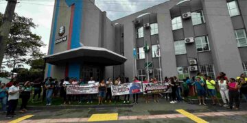 Professores rejeitam reajuste de 2,89% e indicam possibilidade de paralisação