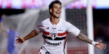 Com três gols de Ferreirinha, São Paulo goleia o Cruzeiro no Morumbins