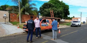 Alcinópolis contra a poluição visual: Prefeitura inicia força-tarefa para retirada de fios inúteis