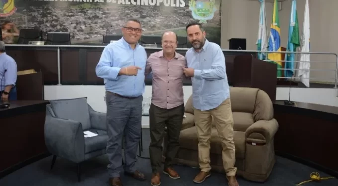 Desenvolvimento em Pauta: Vice-governador Barbosinha celebra os 34 anos de Alcinópolis