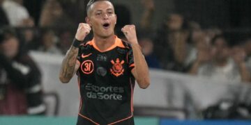 Diniz estreia com pé direito: Corinthians vence Platense e quebra jejum na Libertadores