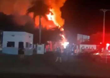 Autor de incêndio em fábrica de brinquedos é preso e alega que sofria bullying