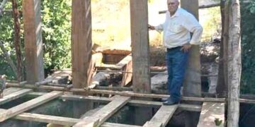 Prefeito Juvenal Consolaro acompanha trabalhos da manutenção de Ponte Rio Pontinha