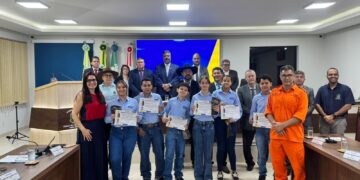 Futuro da Política: Cerimônia de posse oficializa Vereadores Aprendizes em Costa Rica