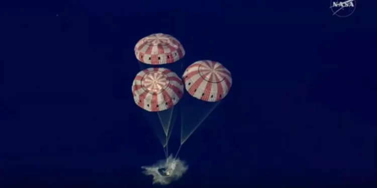 Missão cumprida: Astronautas da Artemis II retornam à Terra após quebrarem recordes no espaço