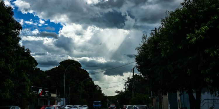 Calor de 36°C e umidade: MS em alerta para pancadas de chuva e tempestades isoladas nesta quarta (1º)